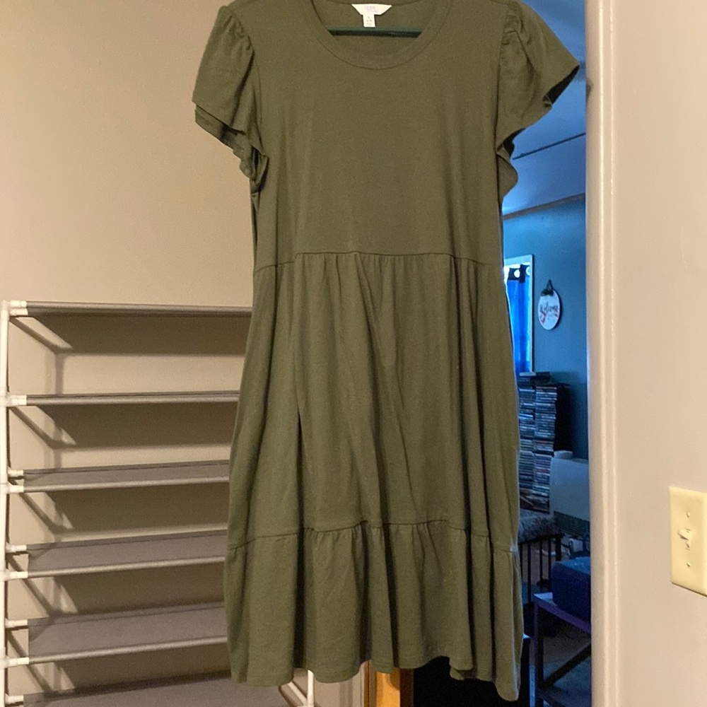 Time and Tru flutter sleeve dress with pockets.